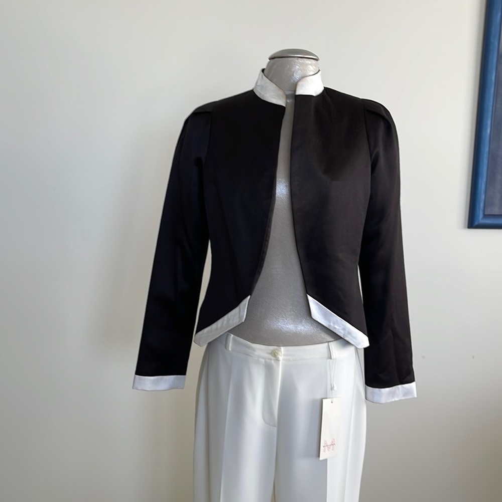 Ariada tuxedo jacket S/M no btns black /white satin